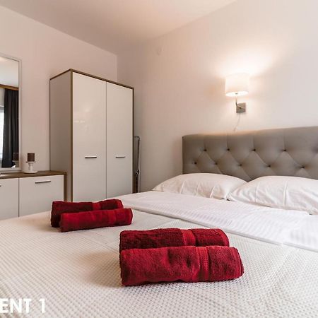 Maestral Apartments Vrsar Buitenkant foto